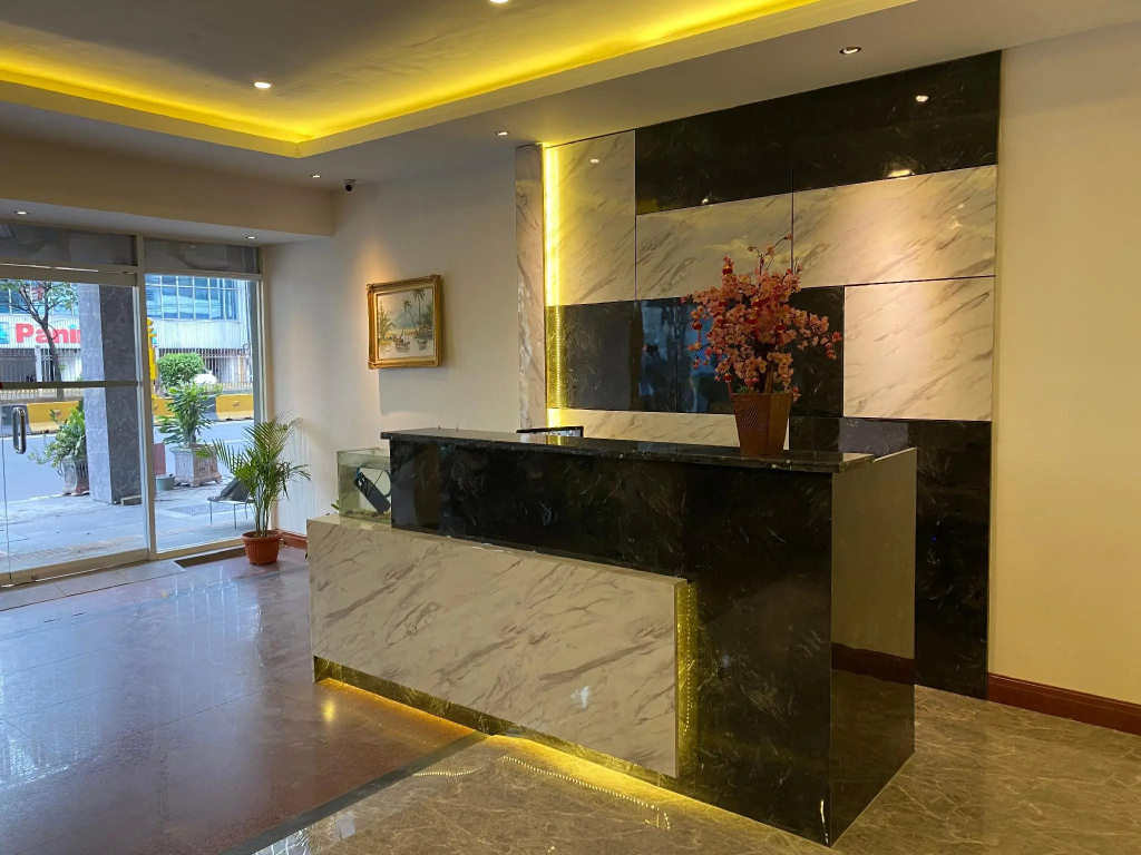 Lobby & Reception