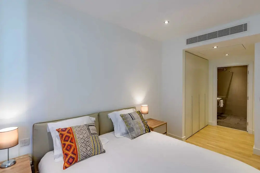 Luxury Modern Apartment With Exceptional Views! Hosted by Sweetstay - фото 2