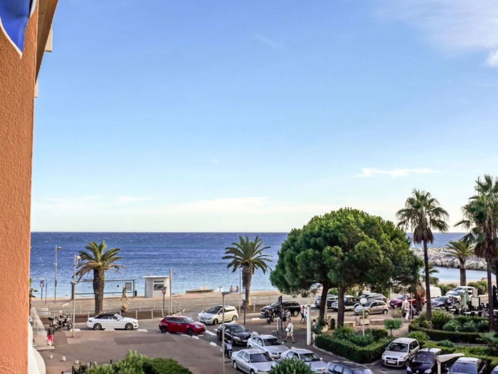 Beach & Waterfront
