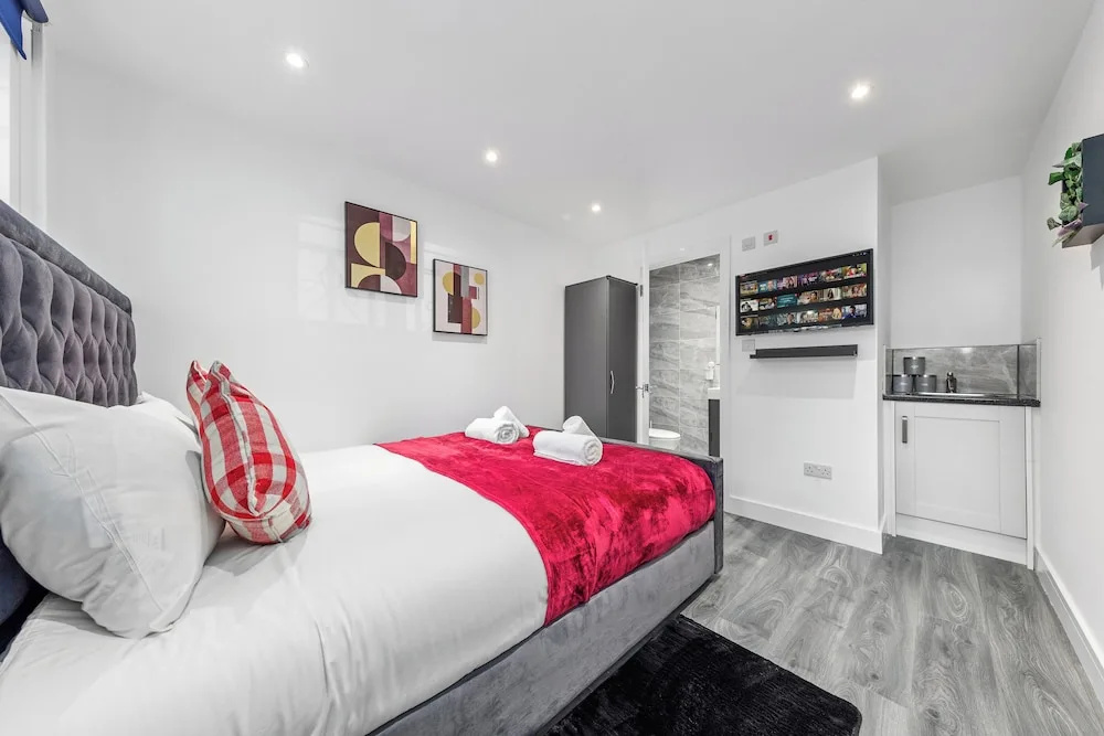 Serviced Ensuite Room Finsbury Park London N19