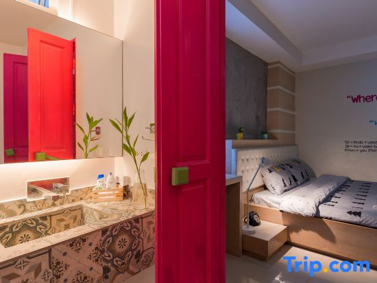Deluxe Double room (full double bed)