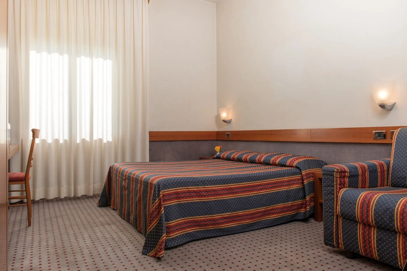 Meditur Hotel Ognina - Chambres