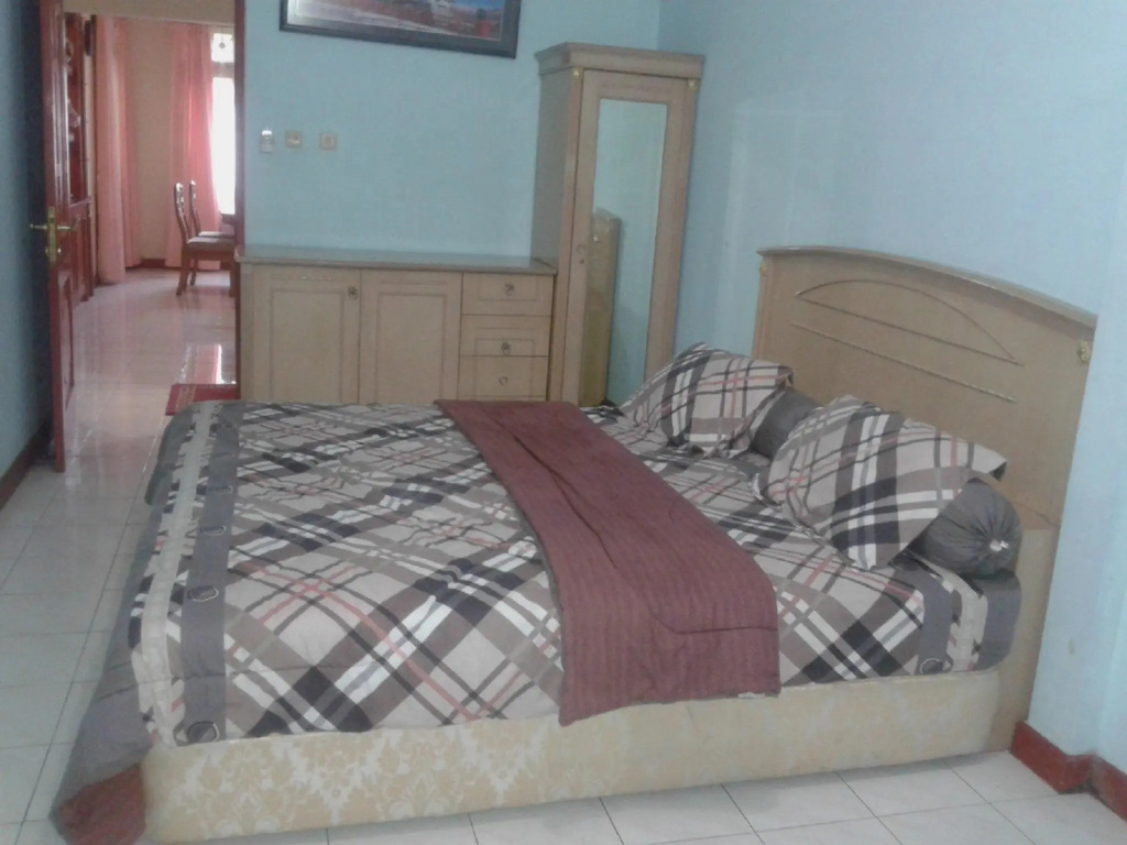 5 Bedrooms Villa