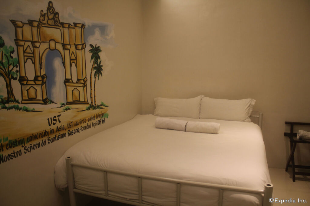 Tambayan Capsule Hostel