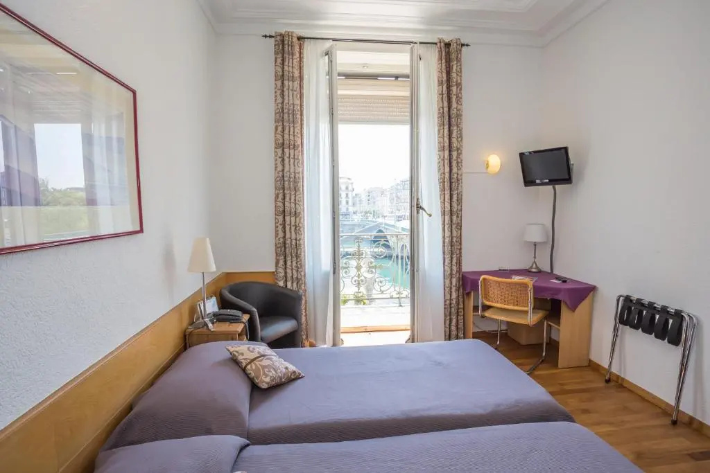 Standard Double room (full double bed)
