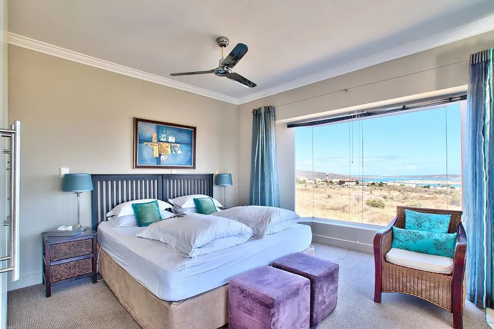 At The Rocks - фото 4