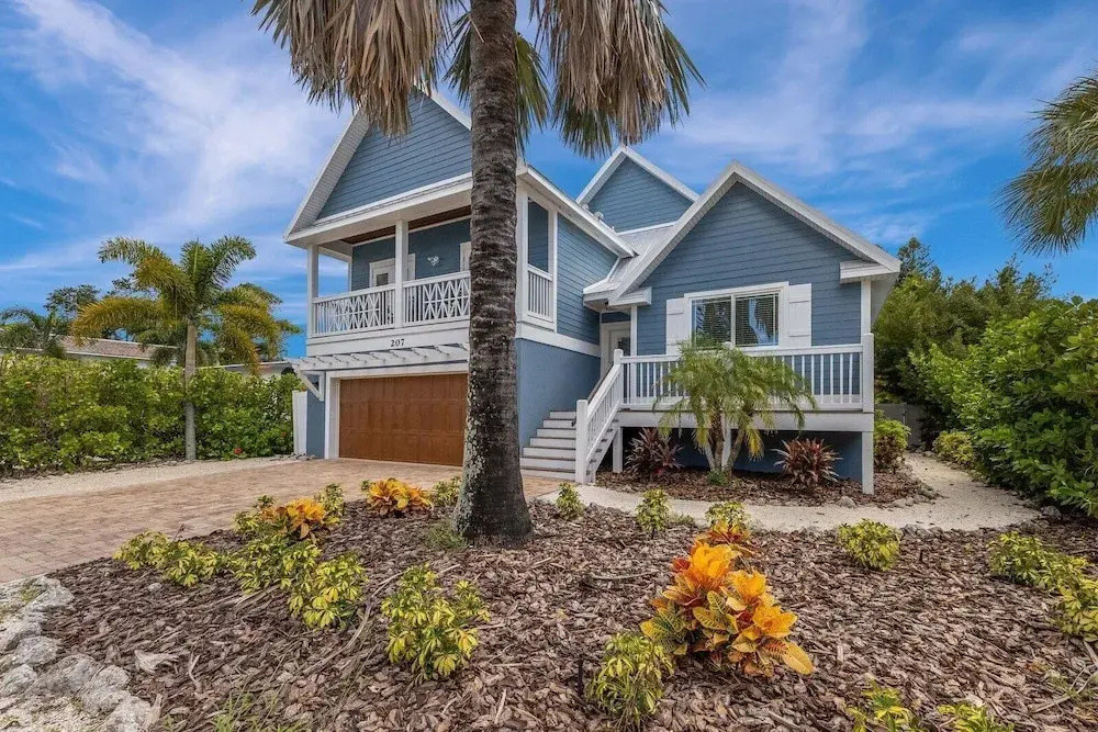 Tiki By The Sea 5 Bedroom Home