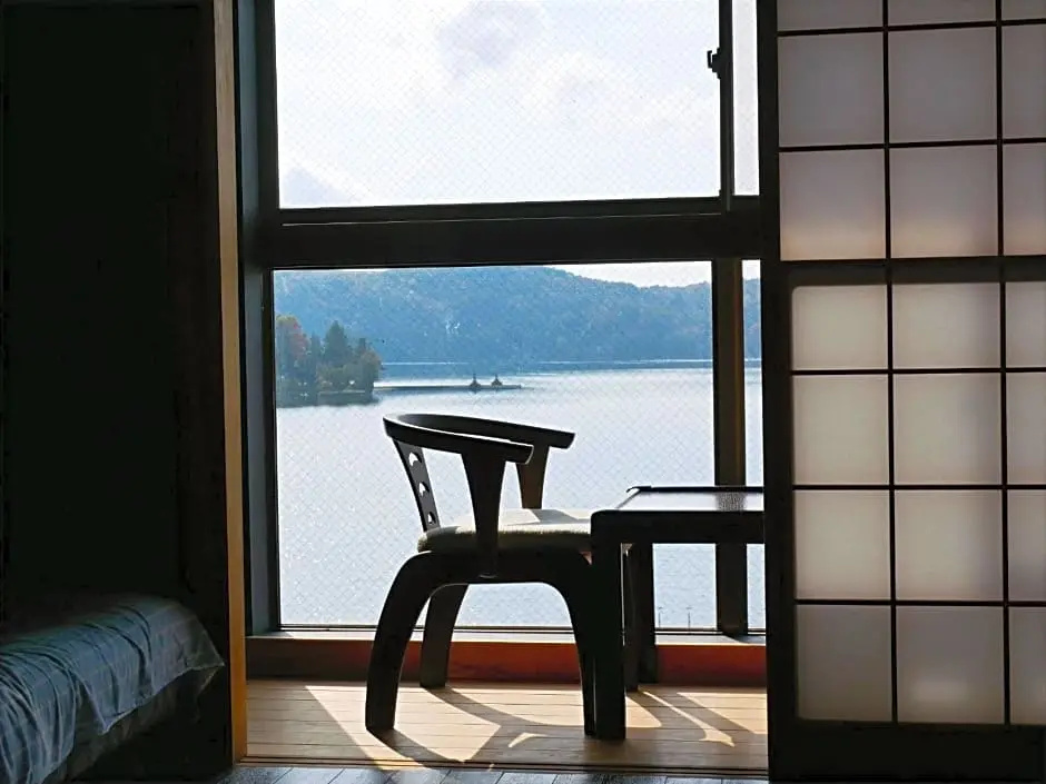 Standard Double room with lake view (full double bed)