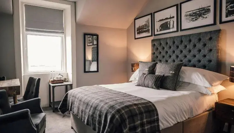 Classic Double room (full double bed)