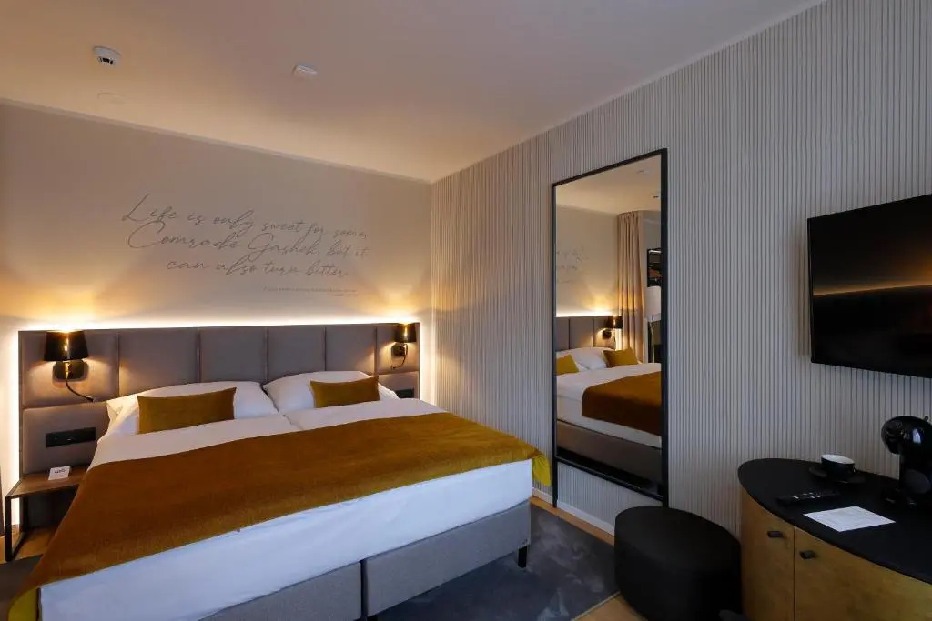 Superior Double room with balcony (full double bed)