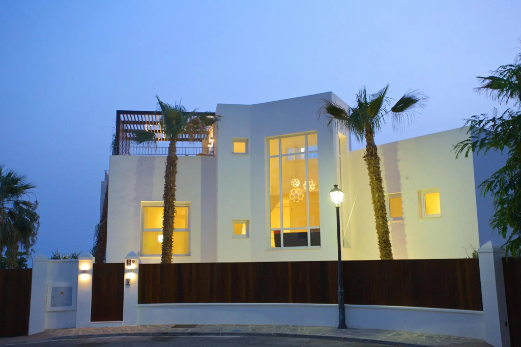 24550-Exquisite Villa Near Beach - Heated Pool