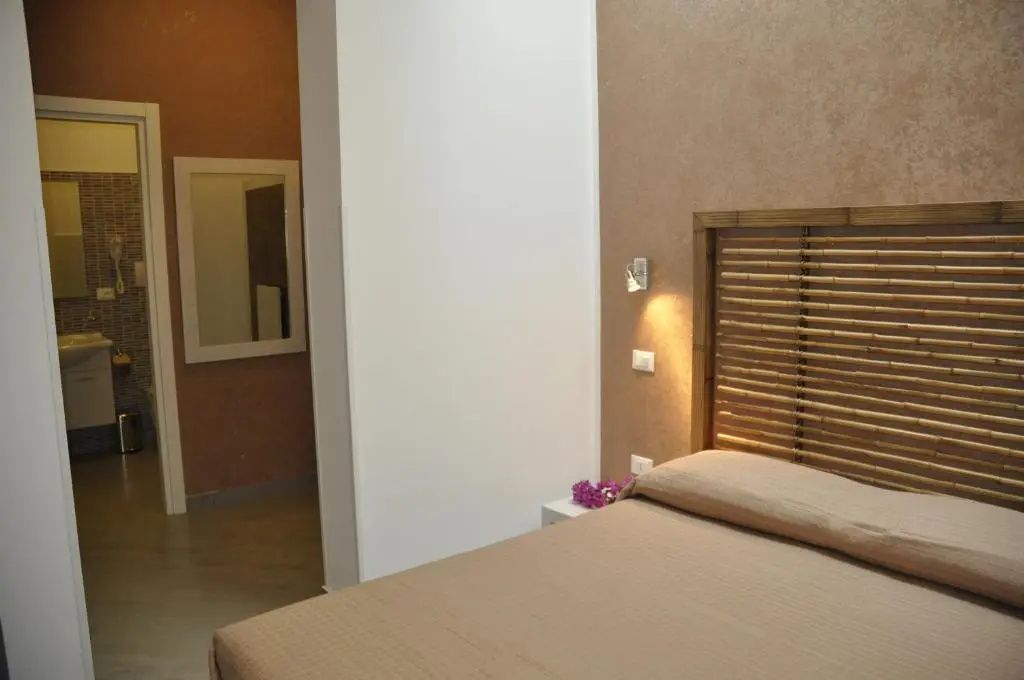 Economy room