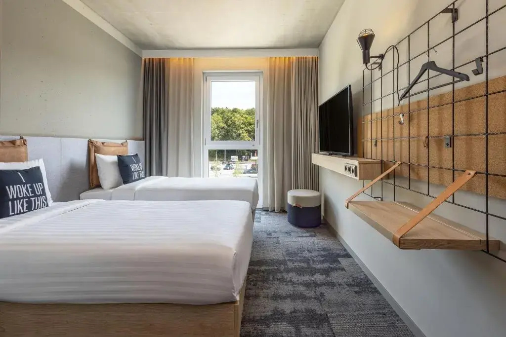 Standard Double room with city view (twin beds)
