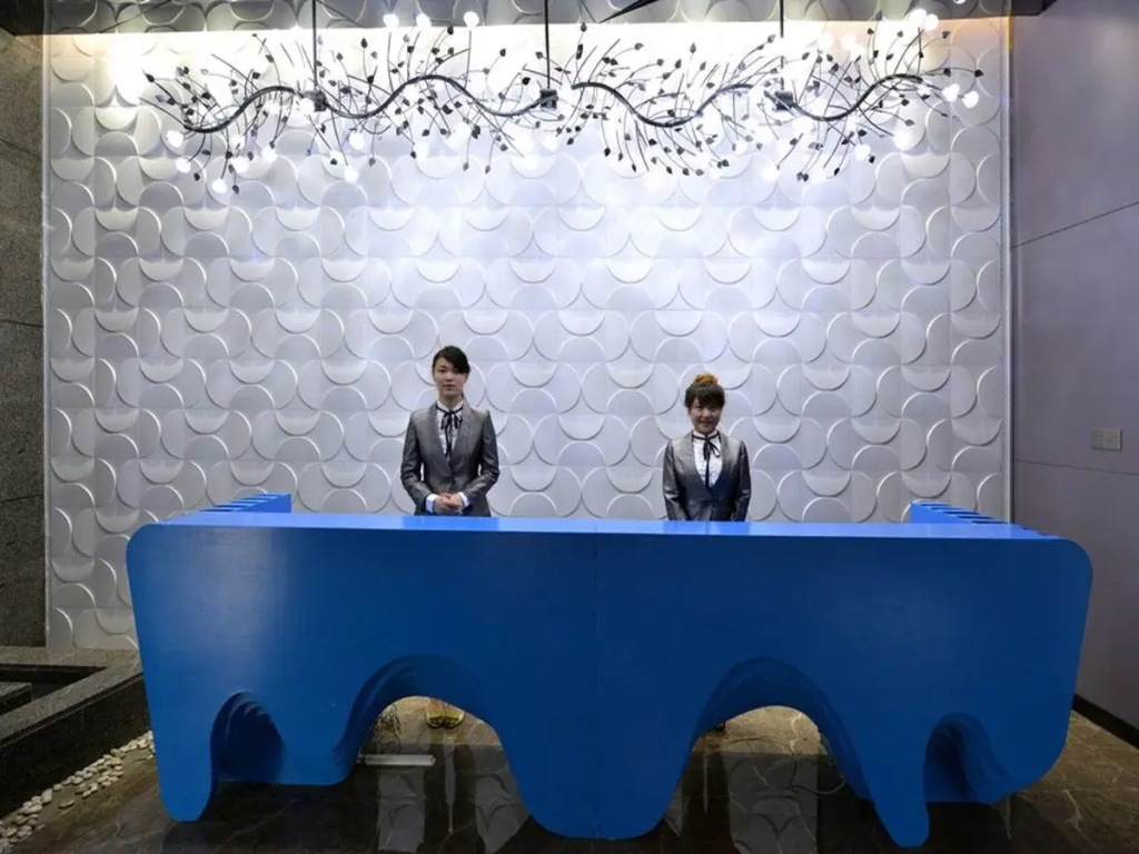 Lobby & Reception