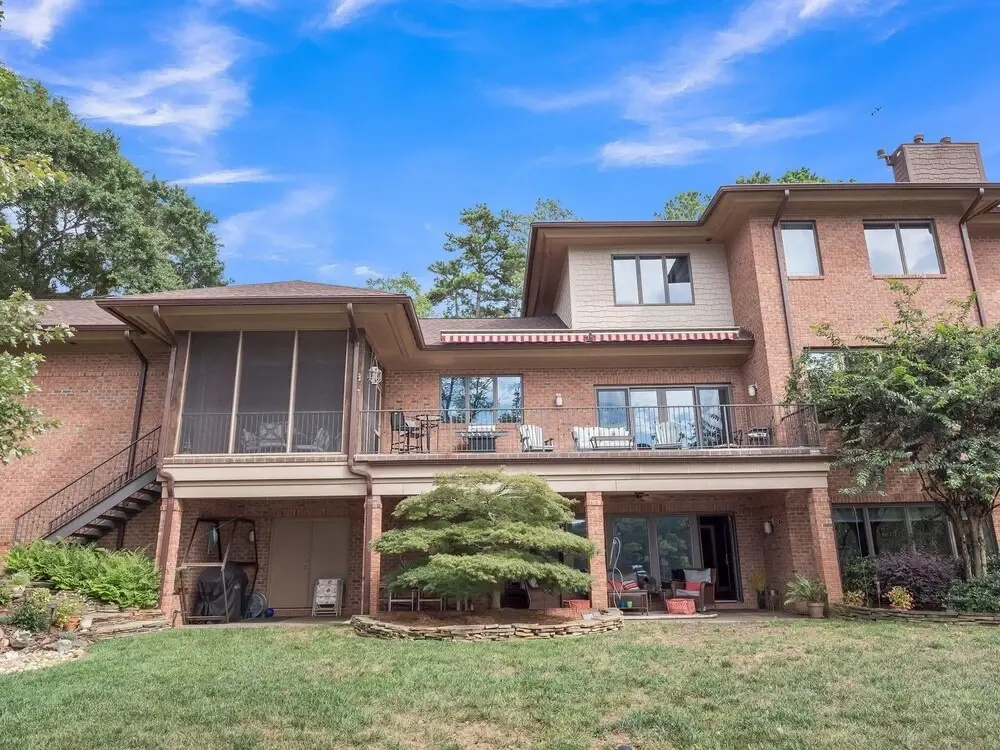 Extraordinary Lake Front Home With Boat Dock , Private Deck And Fire Pit 3 Bedroom Home by Redawning