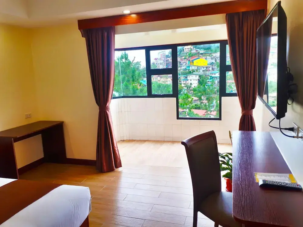 Standard room with balcony and with mountain view