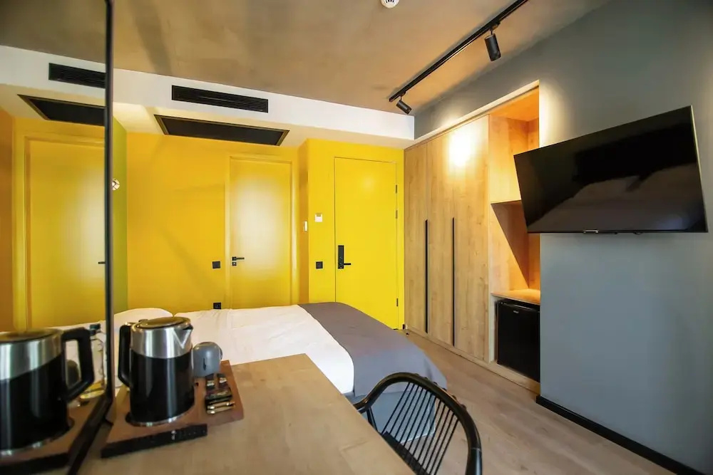 Comfort room