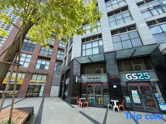 S6 The Sun Avenue- Ember Home -1 Private BR in D2