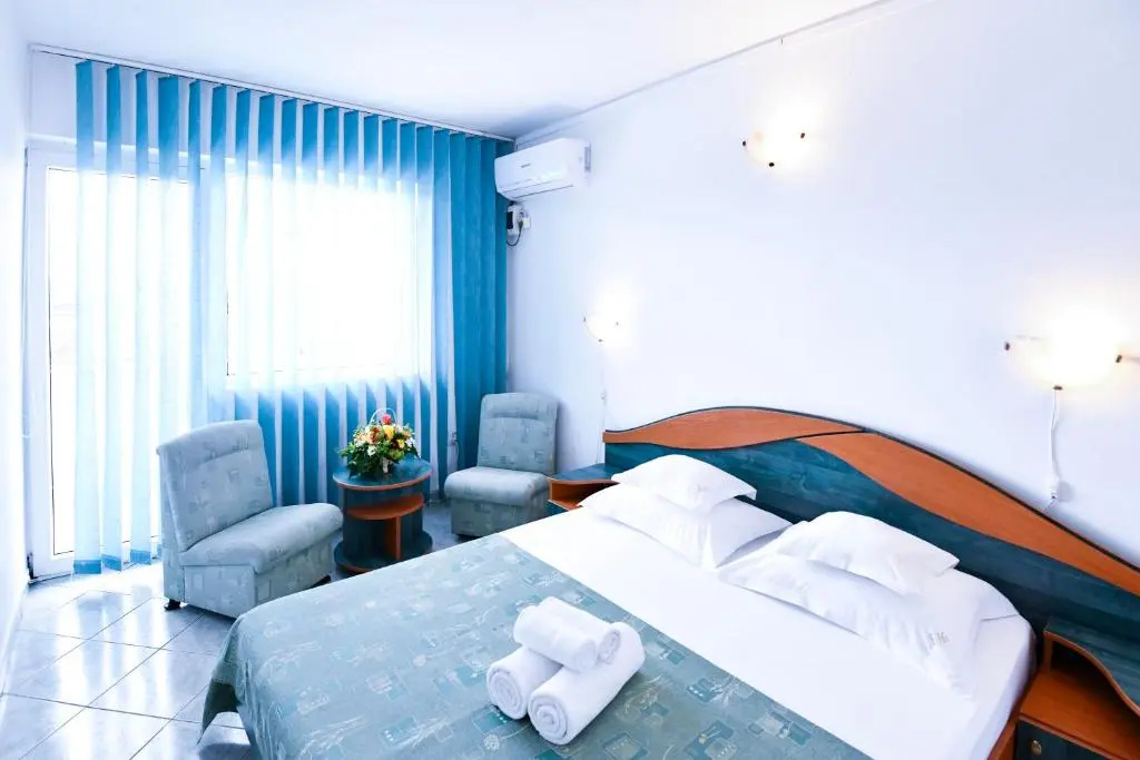 Standard Double room with balcony (full double bed)
