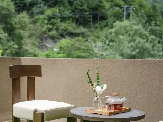 Zhuishan Mingjing Hot Spring Resort Hotel - фото 6