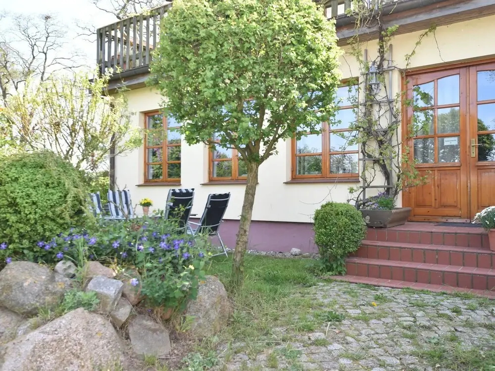 Charming Apartment in Stove With Garden