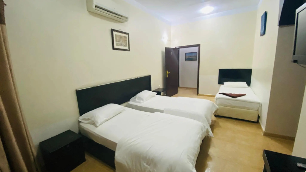 Standard Triple room