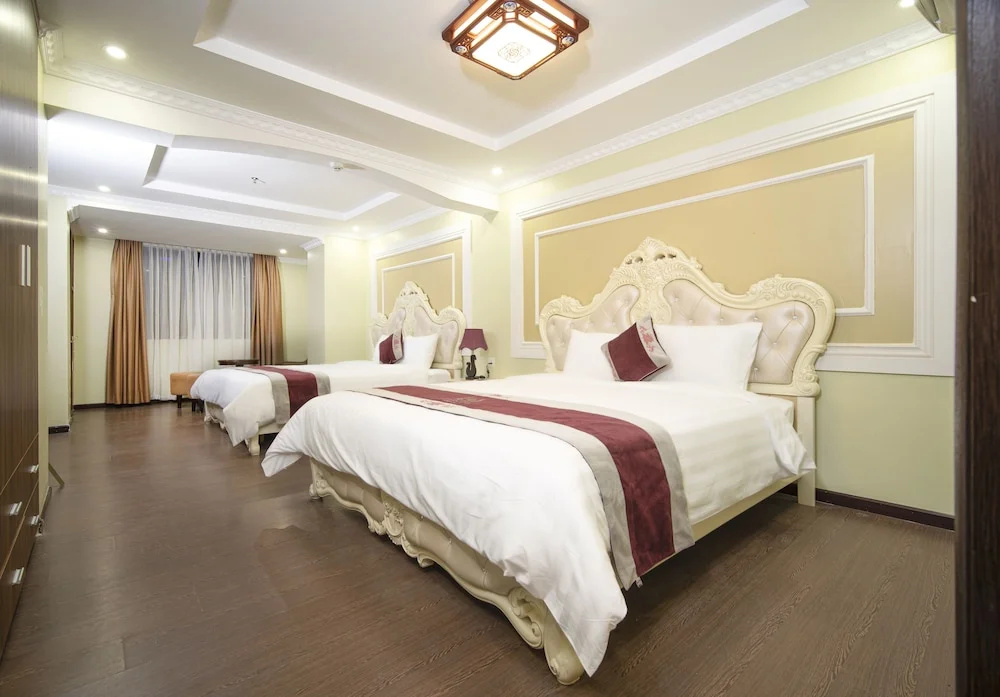Deluxe Double room (full double bed)