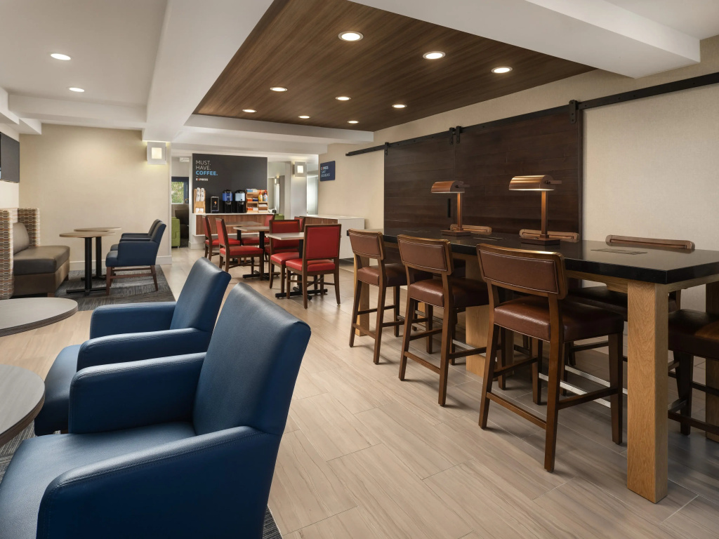 Holiday Inn Express Suites Belmont by IHG - Général