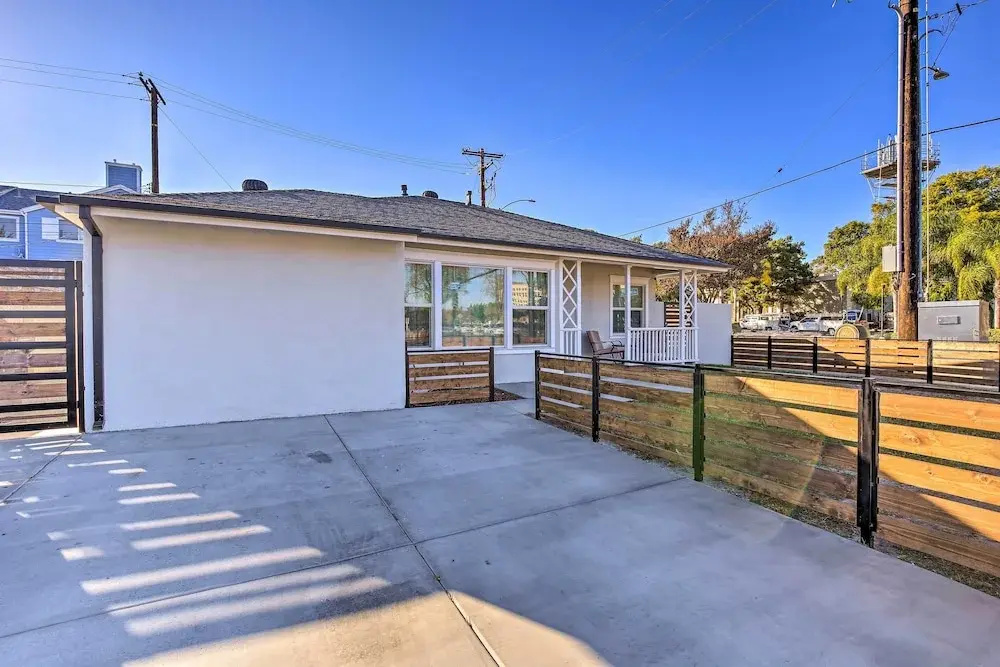 Norwalk Retreat w/ Pool ~ 11 Mi to Disneyland Park