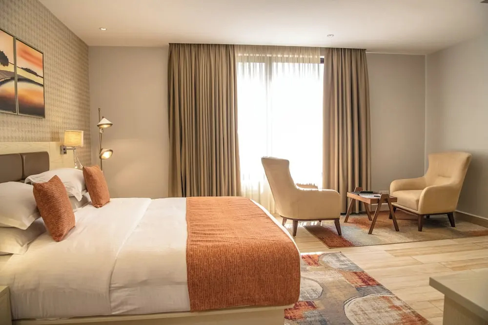 1 Bedroom Executive Suite with balcony and with park view