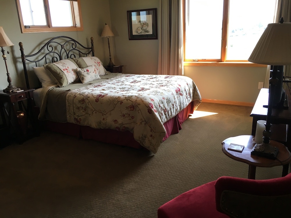 Springdale Inn — 3