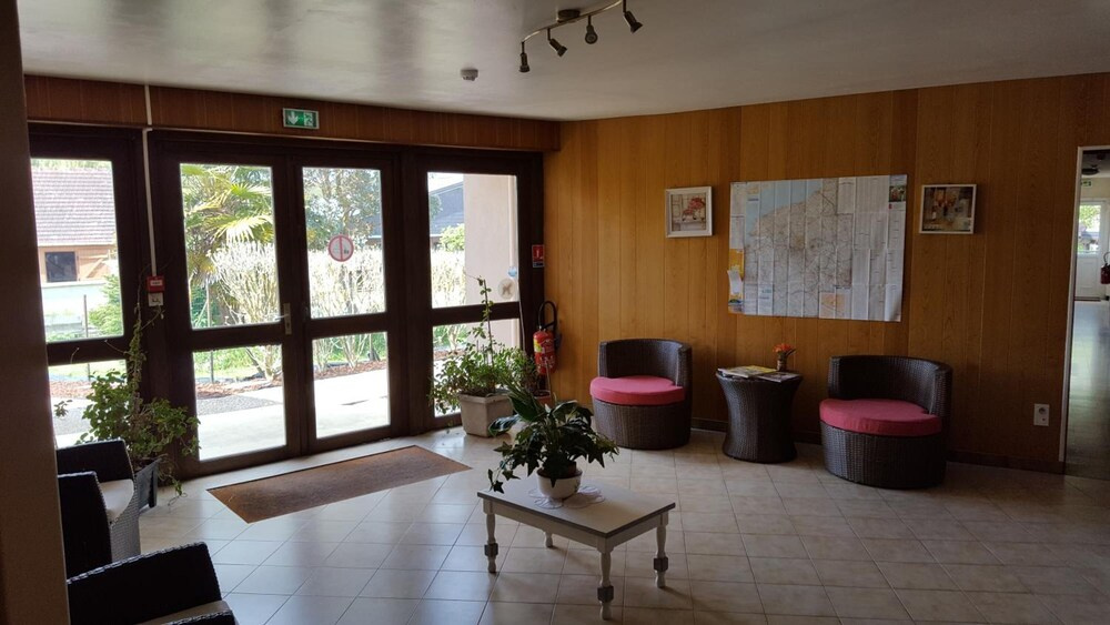 Lobby & Reception