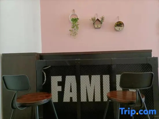 Food & Beverage