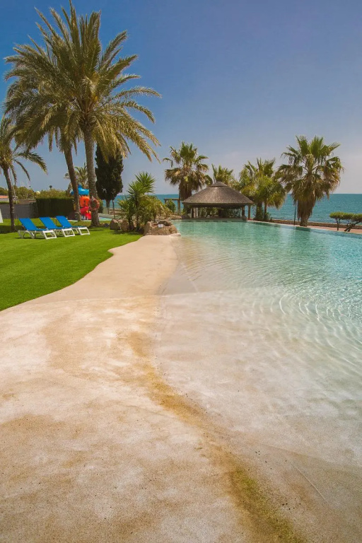 Beach & Waterfront