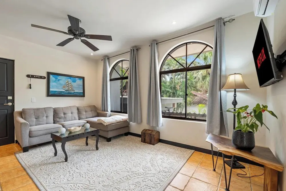 Relaxing 2 BR  Beach & Pool  Condo Unit2 - фото 11
