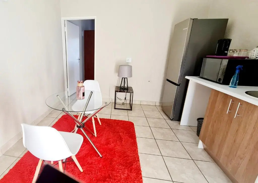 Lorna Live One Bedroom Unit 3