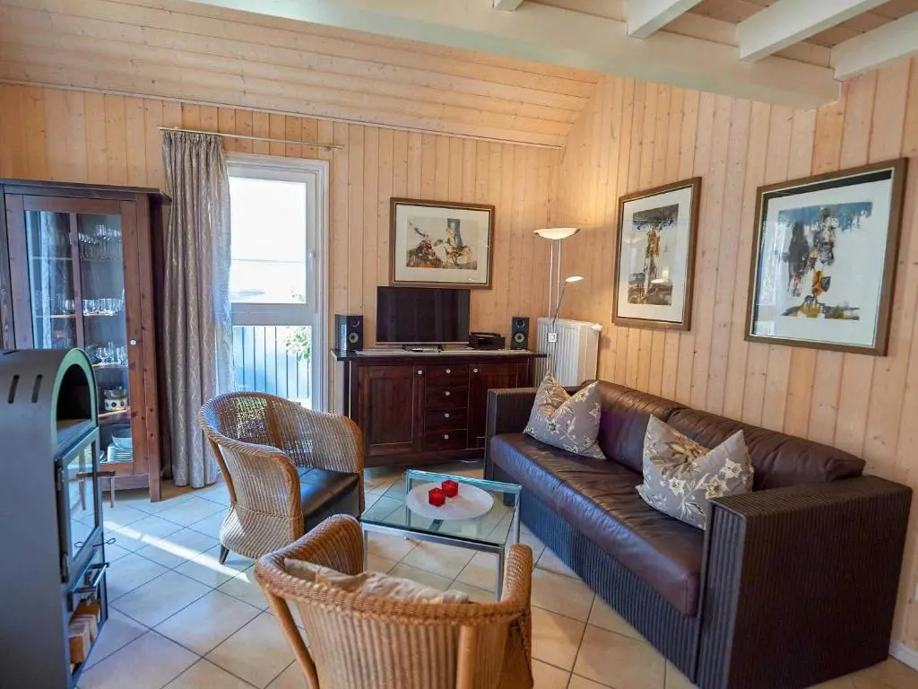 2 Bedrooms Cottage