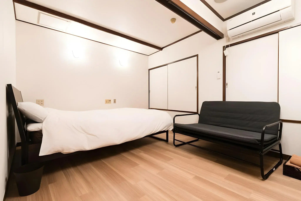 Tokyo Guest House Ouji Music Lounge - Hostel — фото