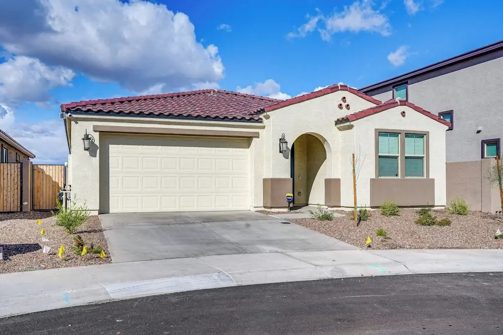 5 Mi to Westgate! Newly Built Family Retreat