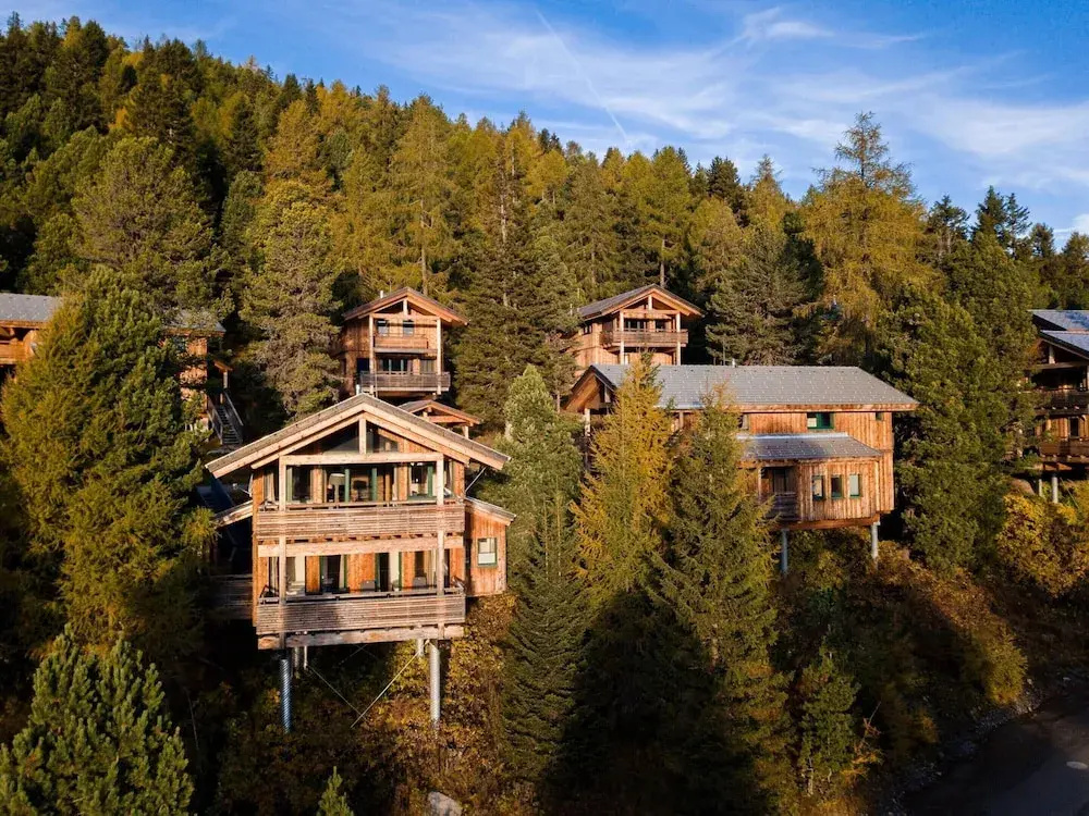 Cozy Chalet With hot tub