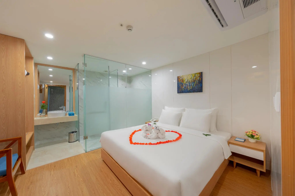Superior Double room (full double bed)