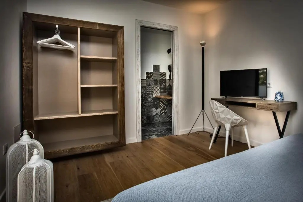 Superior Double room (full double bed)