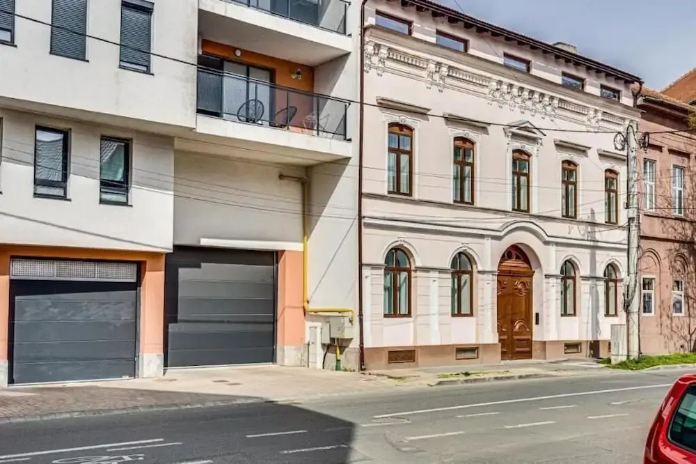 ARI Central Grand Apartments-Luxury Stay