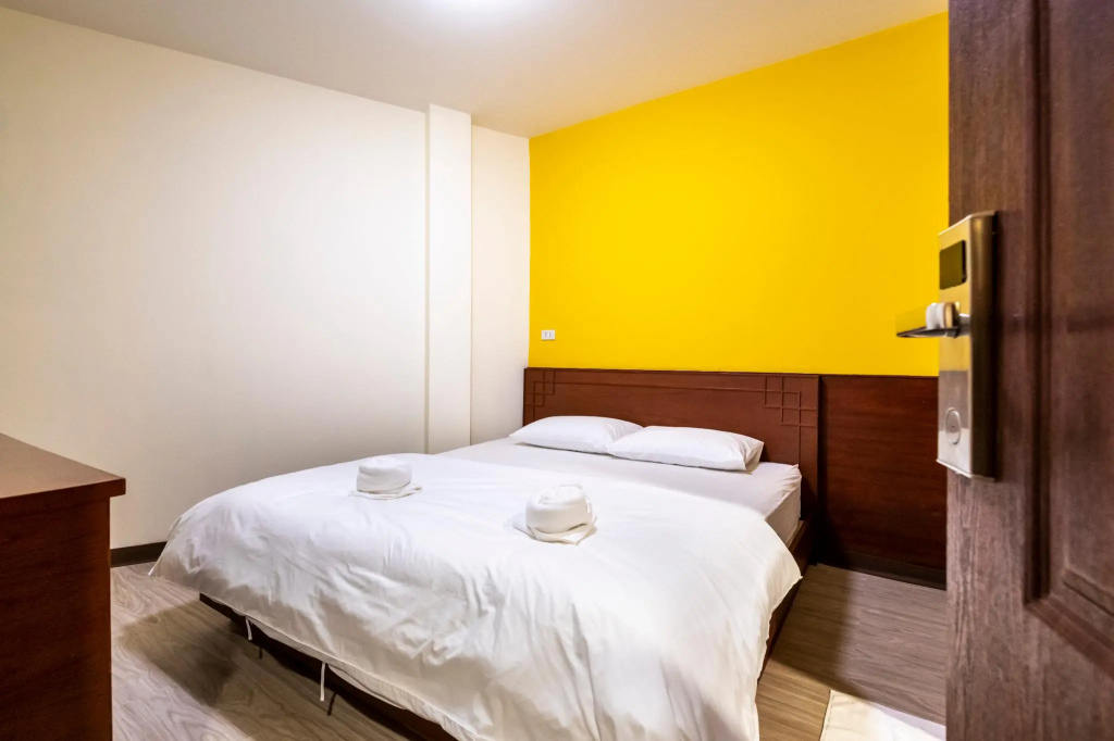 Standard Double room (full double bed)