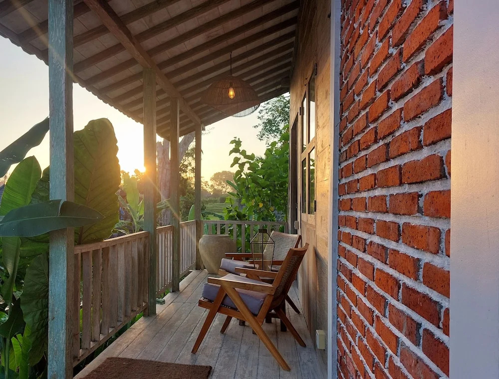 Deluxe Double room with river view (full double bed)