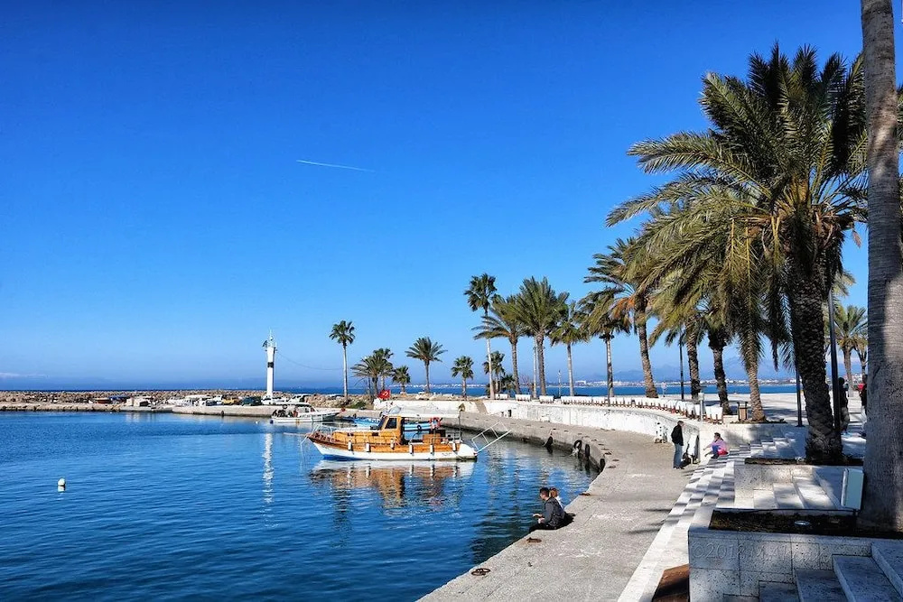 Beach & Waterfront