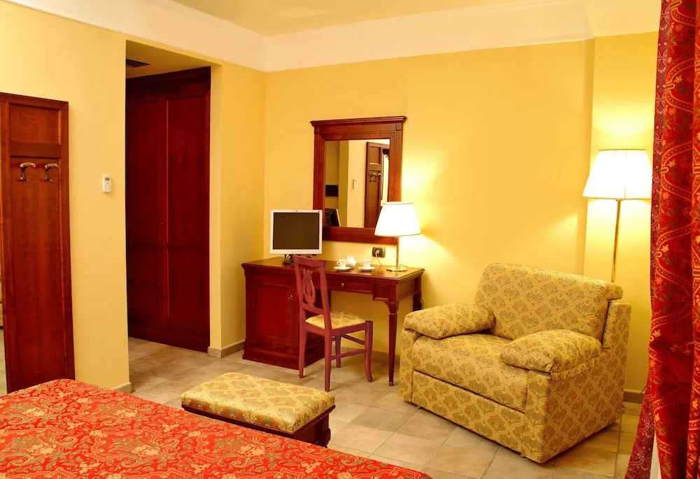 Comfort room with balcony
