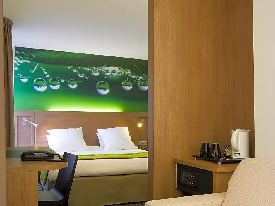 Double Junior Suite (full double bed)