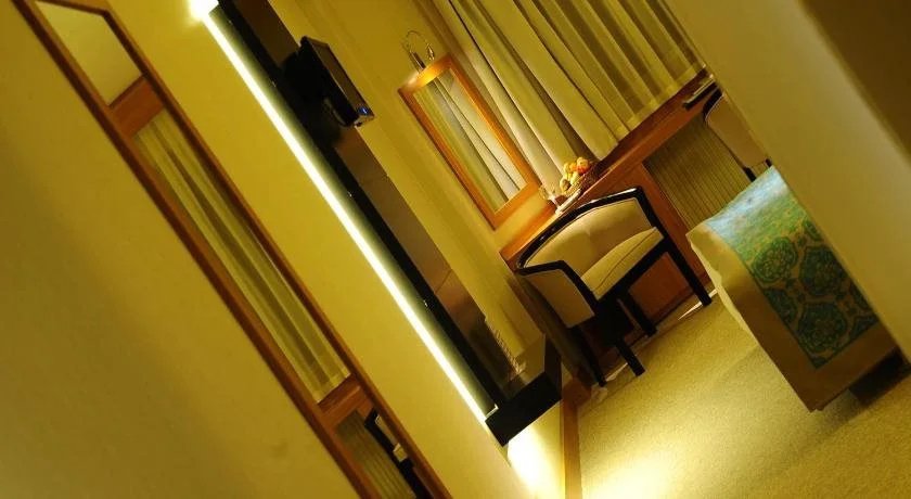 Lobby & Reception