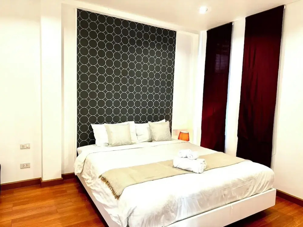 Double Suite (full double bed)